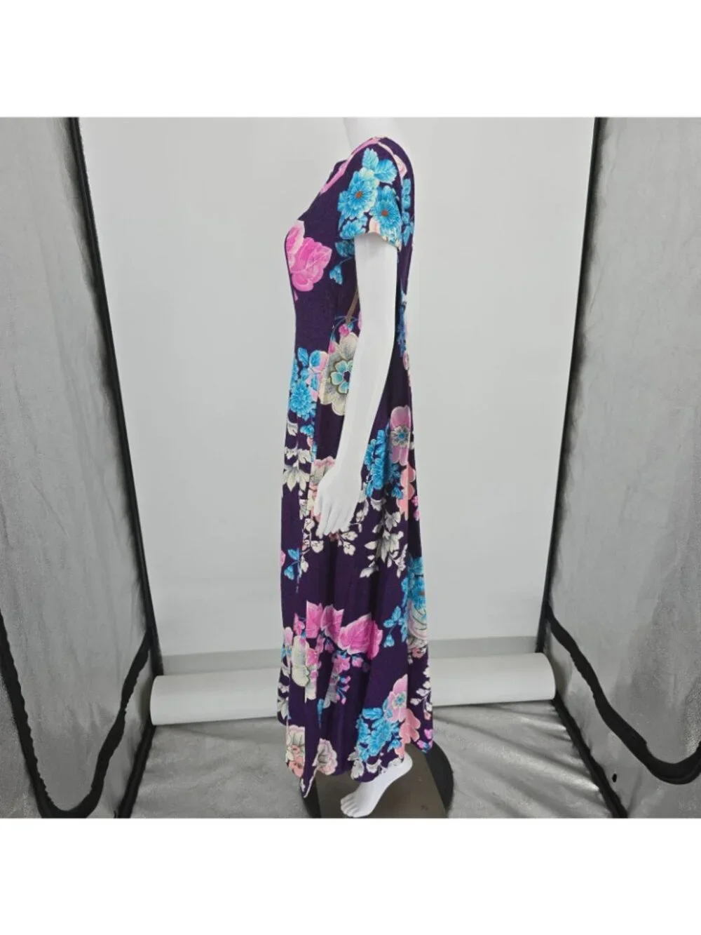 Vintage 1960s Ui-Maikai Hawaiian Aloha Wear Purple Floral Maxi Tiki Dress (S)